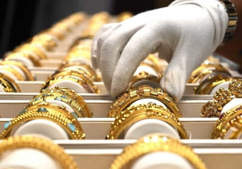 Is gold etf better than gold fund?